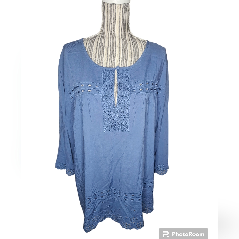 Solitaire women's blue long-sleeved embroidery design tunic size 2X